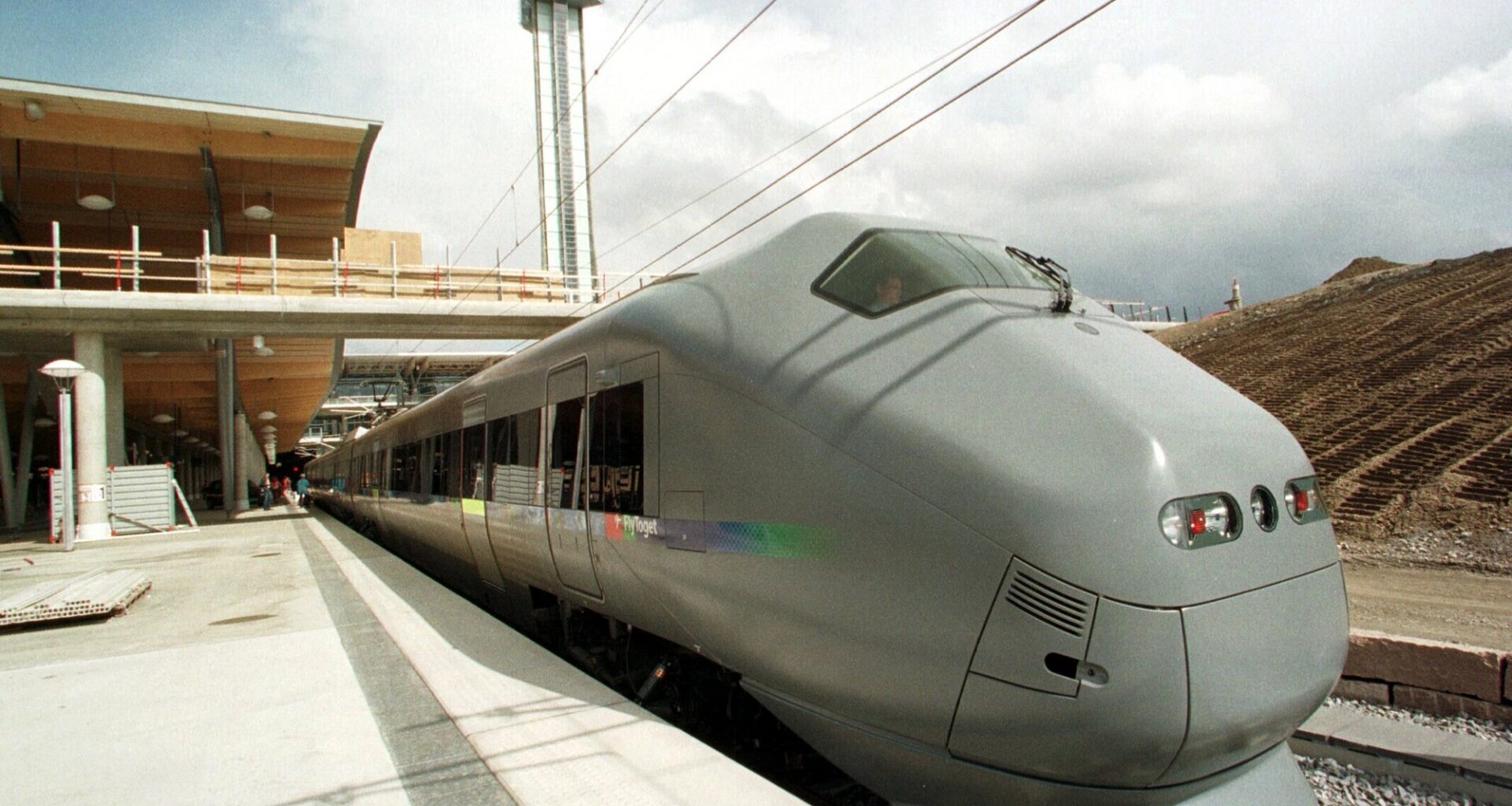 Nyheter, Flytoget | Norges mest pålitelige tog tas ut av drift ti år tidligere enn planlagt