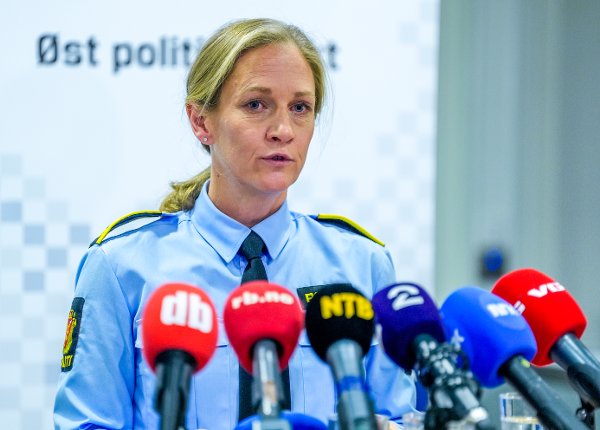 Lillestrøm 20241018. 
Øst politidistrikt med påtaleansvarlig i Lørenskogsaken, Guro Holm Hansen (bildet), påtaleleder i Øst politidistrikt, Vibeke Schøyen og leder for Felles enhet for etterretning, forebygging holder pressekonferanse i Lørenskogsaken om påtalevedtaket rettet mot Tom Hagen og status i etterforskningen.
Foto: Terje Pedersen / NTB