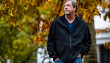 Bokanmeldelse: Anmeldelse ny bok av Tore Strømøy: «På sporet av et liv»: Selvskryt og selvterapi