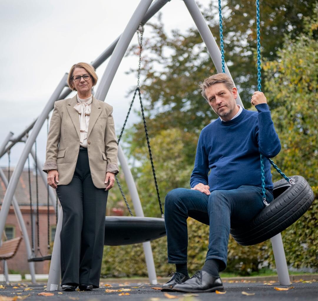 Høyre frir over streken for å sikre finansiering