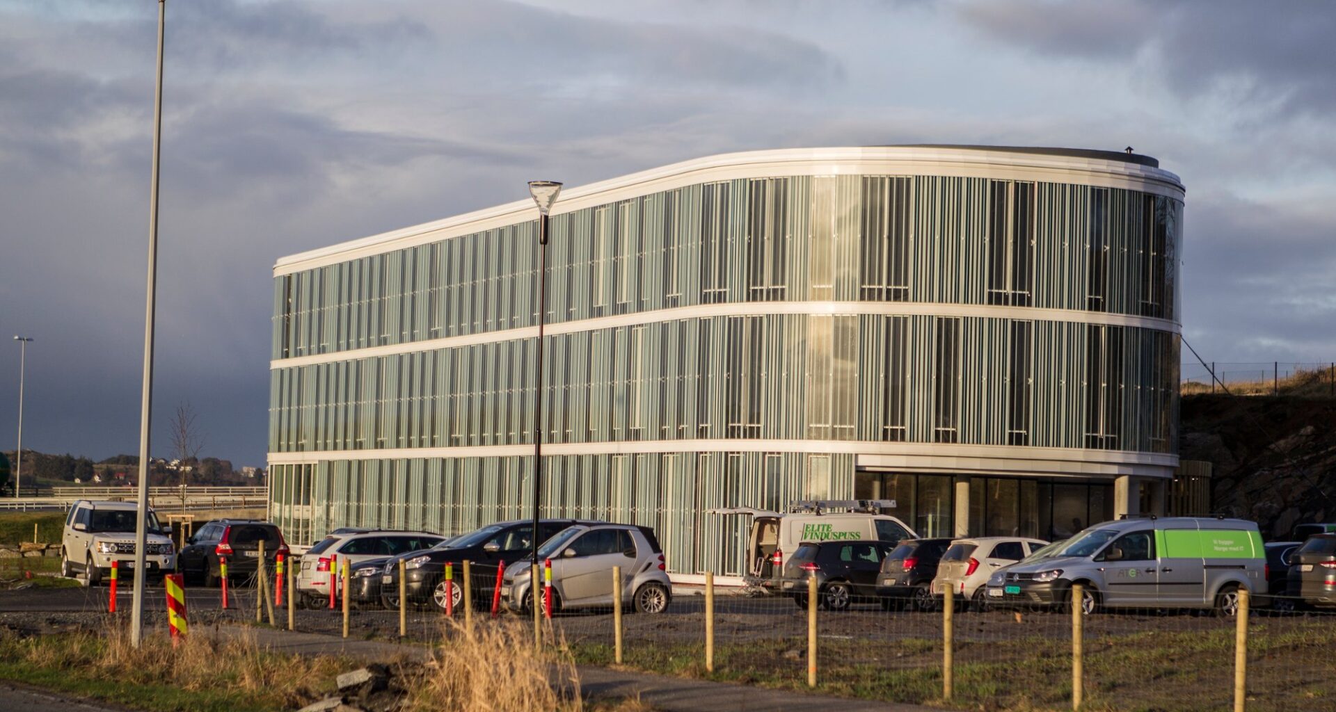 Næringsliv, Arbeidsliv | 150 ansatte flytter ut – snart er det spektakulære bygget ledig