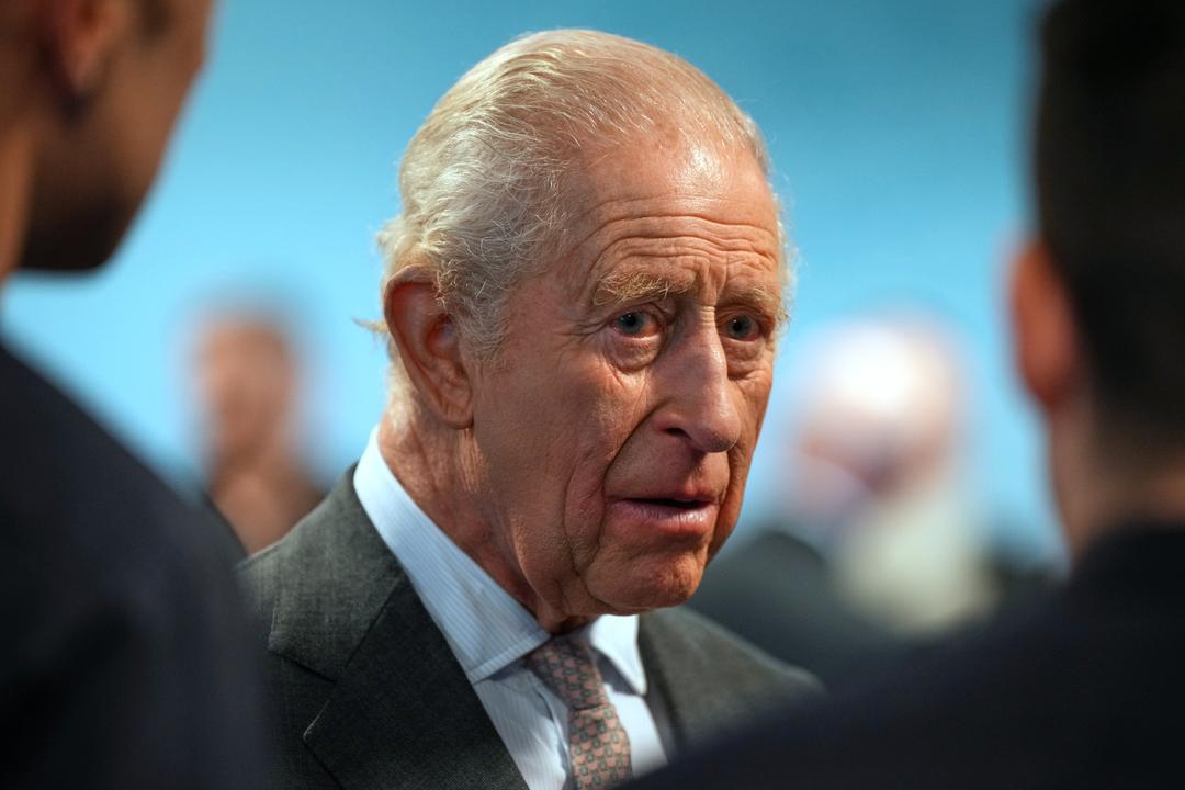 Kong Chares blir første konge på 500 til å gjøre dette