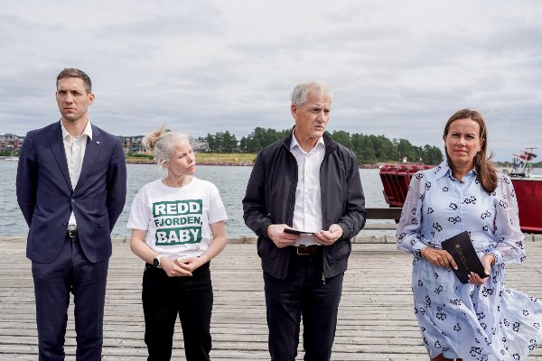Oslo 20250729. 
Klima- og miljøminister Andreas Bjelland Eriksen , SVs leder Kirsti Bergstø, statsminister Jonas Gahr Støre og fiskeri- og havminister Marianne Sivertsen Næss
presenterer nye fiskeritiltak for Oslofjorden.
Foto: Ole Berg-Rusten / NTB