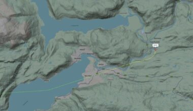 Flytrafikk, Tåke | De tre første flyene har blitt kansellert, men nå har første fly landet