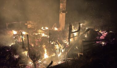 Steinkjer, Brann | Hytte ble slukt av flammene