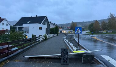 Vær, Nyheter | Tre har veltet over hus på Lillehammer: Flere tusen uten strøm