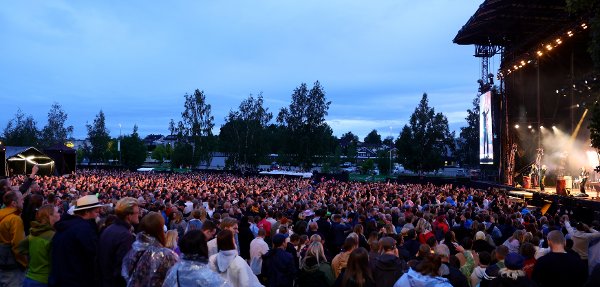UTECENE: Vikingskipet ute, eller 