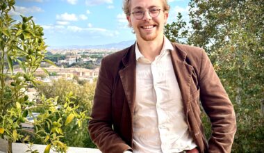 Skien, Roma | Raset gikk rett utenfor vinduet hans: – Roma er ikke den verste byen å være evakuert i