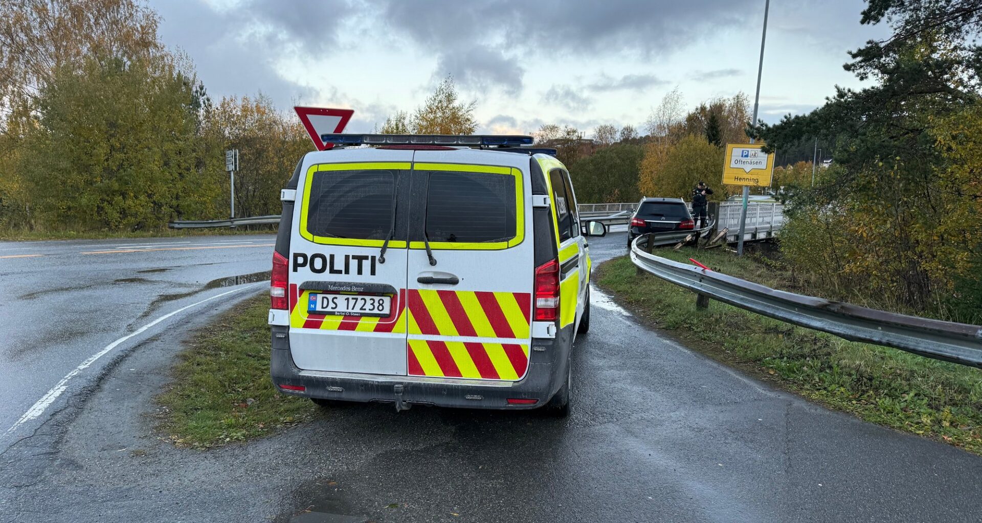 Ulykker og hendelser, Steinkjer | – Bil hoppet gjennom rundkjøring