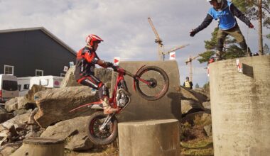 Skiptvet, Trøgstad | Fart, spenning og utdeling av gjev kongepokal – se bildene fra den lokale motorsportfesten