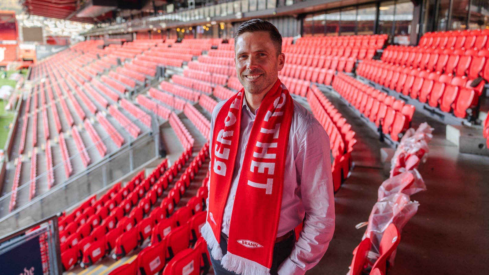 SK Brann, Bergen | Helge O. Svela begynner i Brann