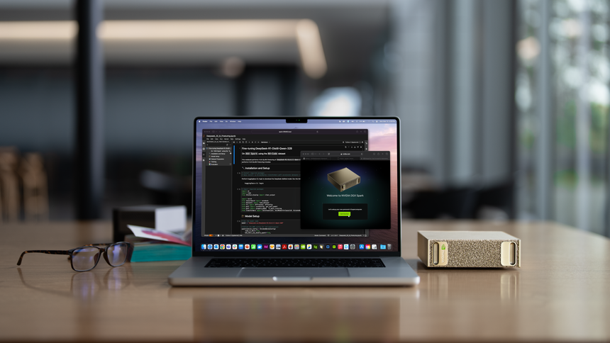 Nvidia DGX Spark får god plass på pulten. Foto:  Nvidia
