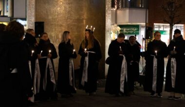 (+) – Det er for få menn her. Det er for få menn som tar ansvar. - fvn.no