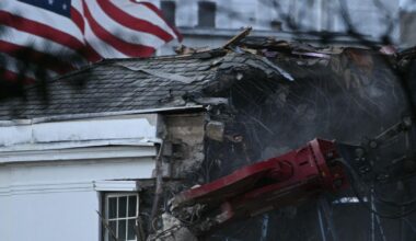 Trump avslører hvem som betaler for 300 millioner dollar ballsal