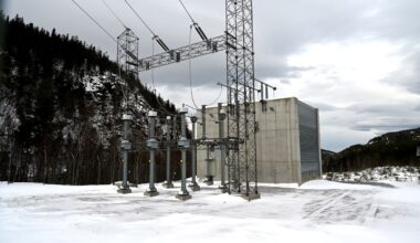 Ny strøm­kabel på Vestlandet sendte strøm­prisene i Midt-Norge oppover