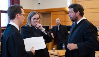 Statsadvokatene Rikhard Haugen Lyng og Eli Nessimo, forsvarer Frode Wisth og i bakgrunnen rettspsykiater Kåre Nonstad