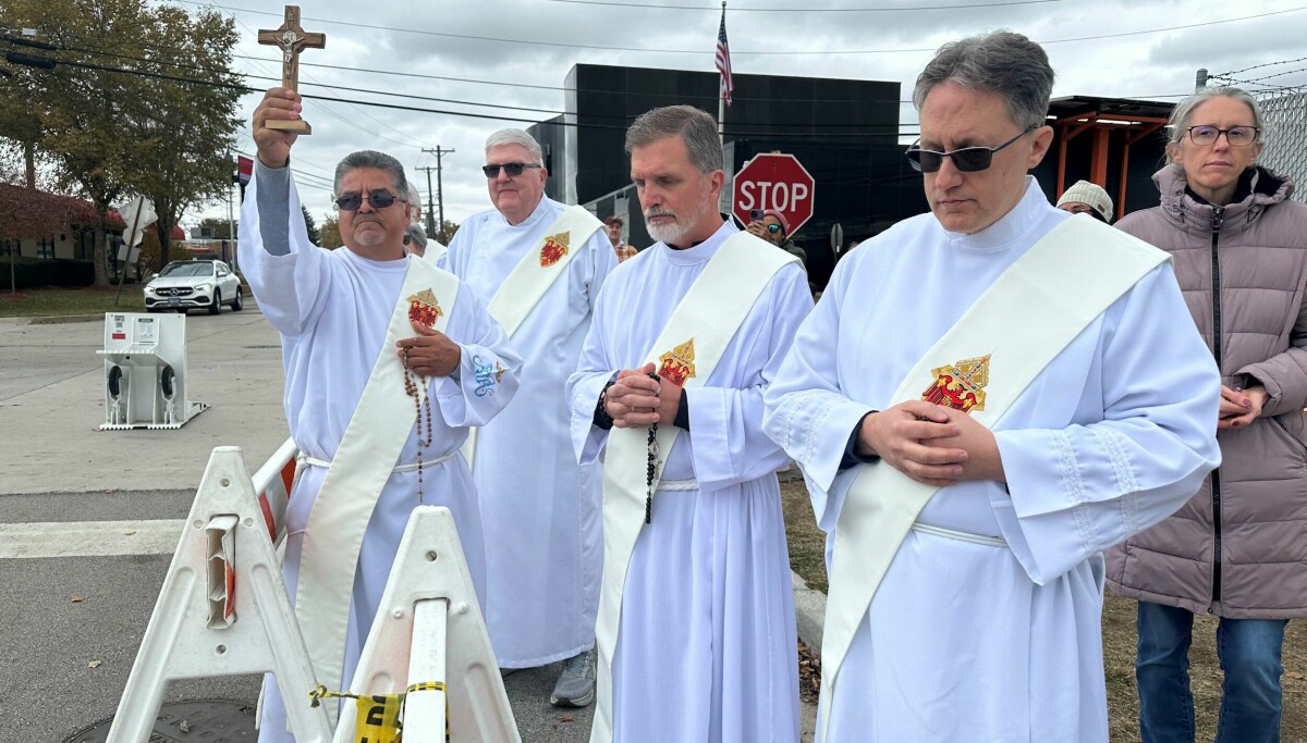 Prester og religiøse anklager Trumps tjenestemenn for å stjele og bortføre folk