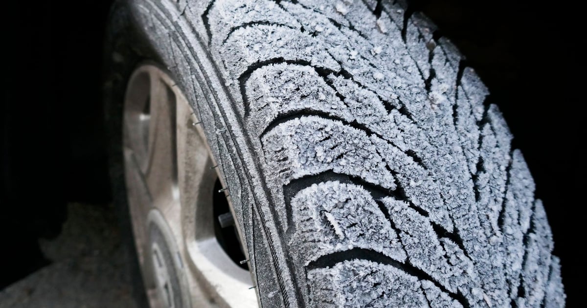 Farevarsel om snø: – Hvis ikke du har skiftet til vinterdekk, må du la bilen stå - TV2.no