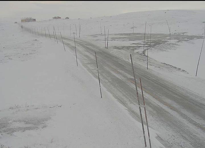 Harangervidda delvis stengt etter trafikkulykke