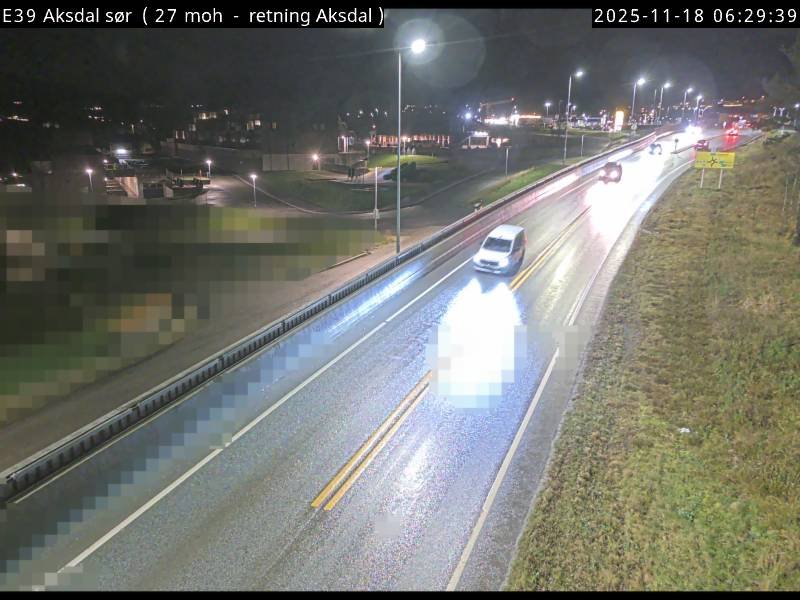 Trafikk, Glatt | Sto opp i natt: – Spinnglatt overalt