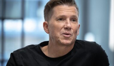 Viaplay-profil Kasper Wikestad må opereres igjen – blir borte fra skjermen