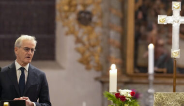 Støre tente lys for fred i Palestina og verden