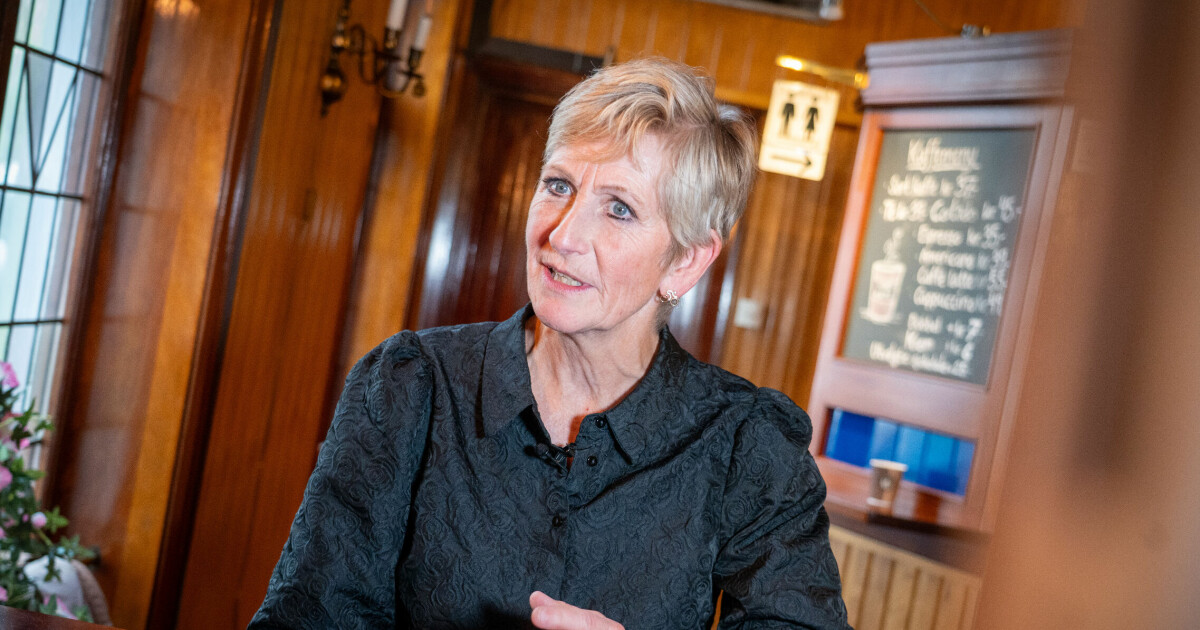 Eva B. Ragde (62) måtte lyve til Oskar Westerlin (27):