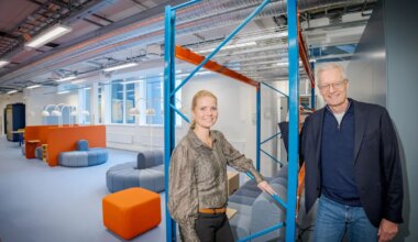 Skatteetatens lokaler var tidligere hjemforl et av landets største trykkerier, der det ble printet selvangivelser og giroer for Tolletaten. Nå huser det en av landets mest attraktive arbeidsgivere for it-utdannede.