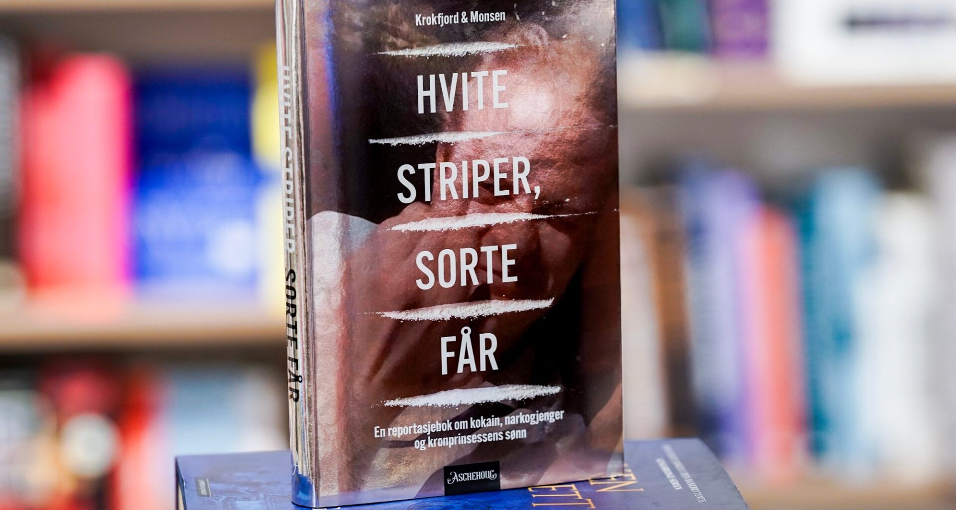 Marius Borg Høiby, Hvite striper, sorte får