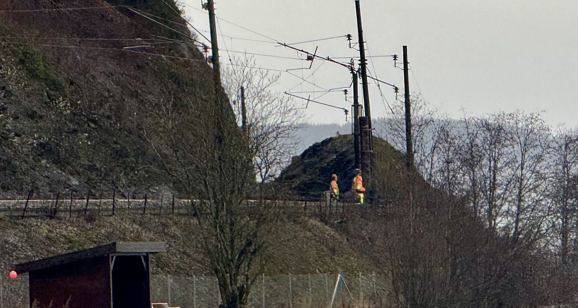 Ulykker og hendelser, Dovrebanen | Dovrebanen stengt – stein har rast