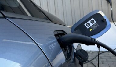 Alternativt budsjett: Vil utsette elbilmomsen