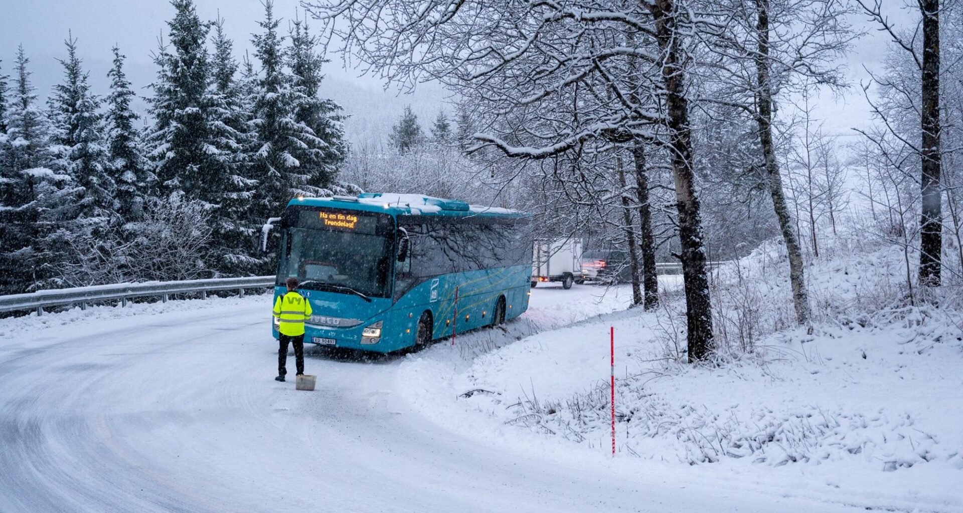 Trafikk, Ulykker og hendelser | Buss havnet utenfor vegen