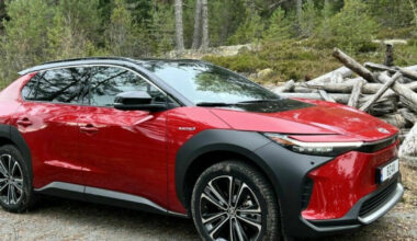 Har fått tak i et hundretalls biler før momsøkningen