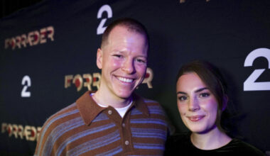 Hylles av forloveden