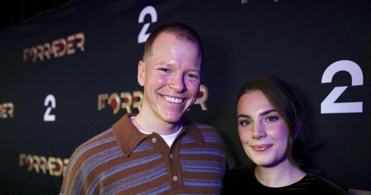 Hylles av forloveden