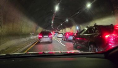 Trafikk, Riksvei 555 | Monsterkø etter bilstans: – Starter alt ved Damsgårdstunnelen