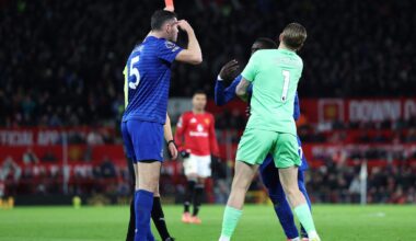 Everton-spiller slo lagkamerat og fikk rødt kort