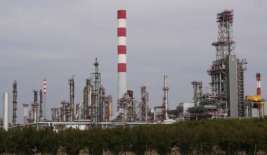 Serbias eneste oljeraffineri må stenge