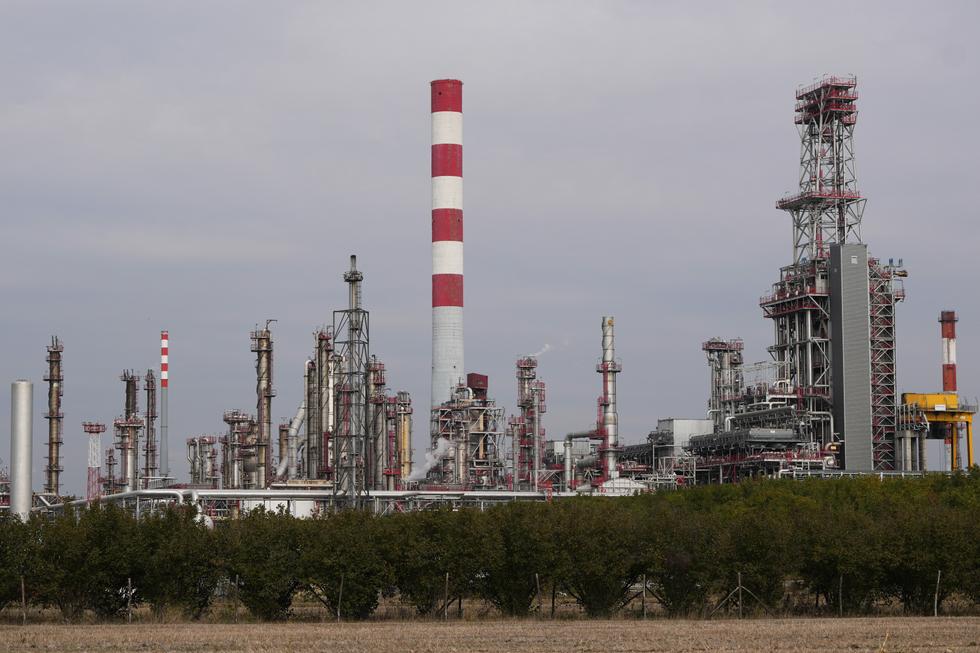 Serbias eneste oljeraffineri må stenge