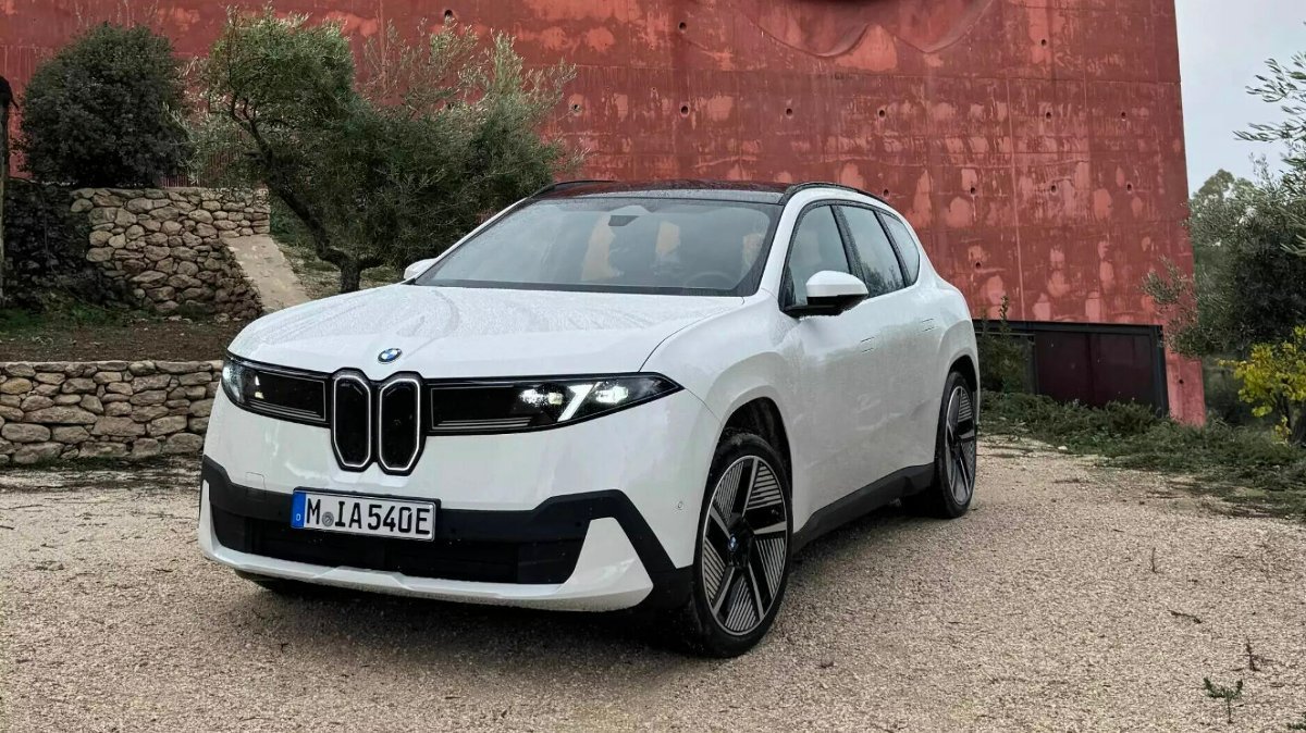 Bil og motor, BMW | Ny BMW sprenger magisk grense