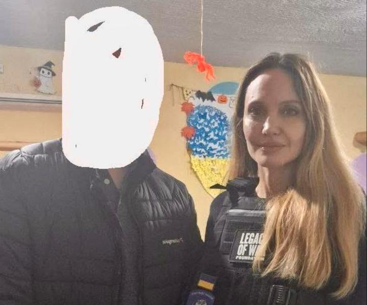 Angelina Jolie besøker Ukraina