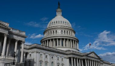 Senatet vedtar avtale som avslutter USAs lengste regjeringsstopp