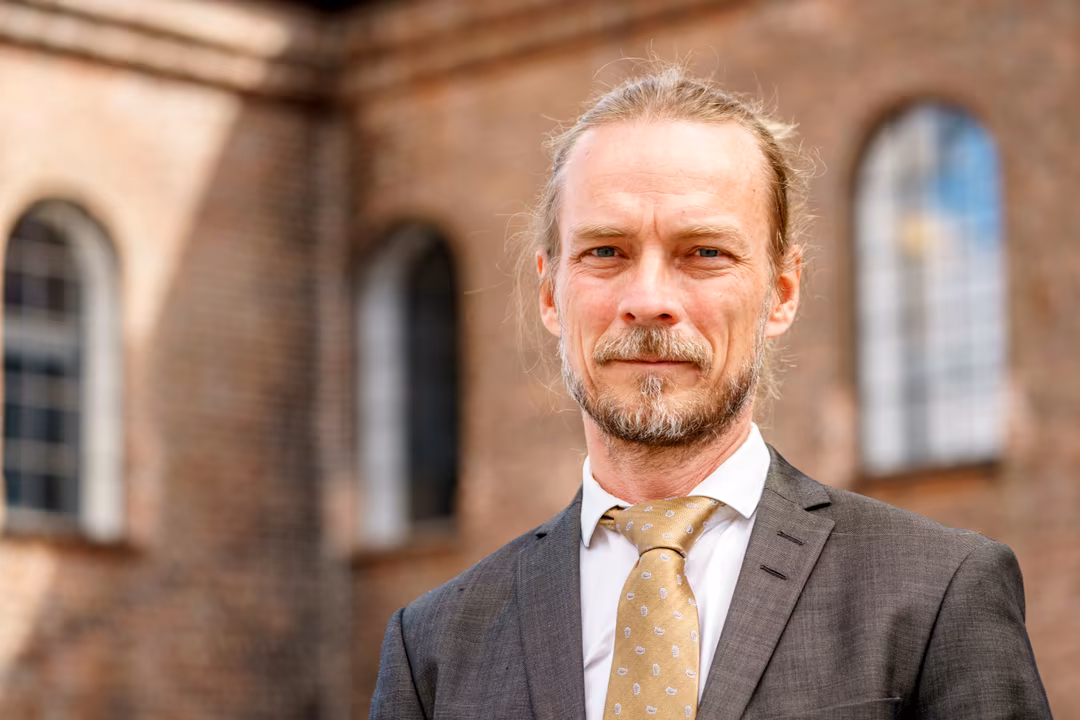 Peder Kjøs får begrenset sin autorisasjon som psykolog