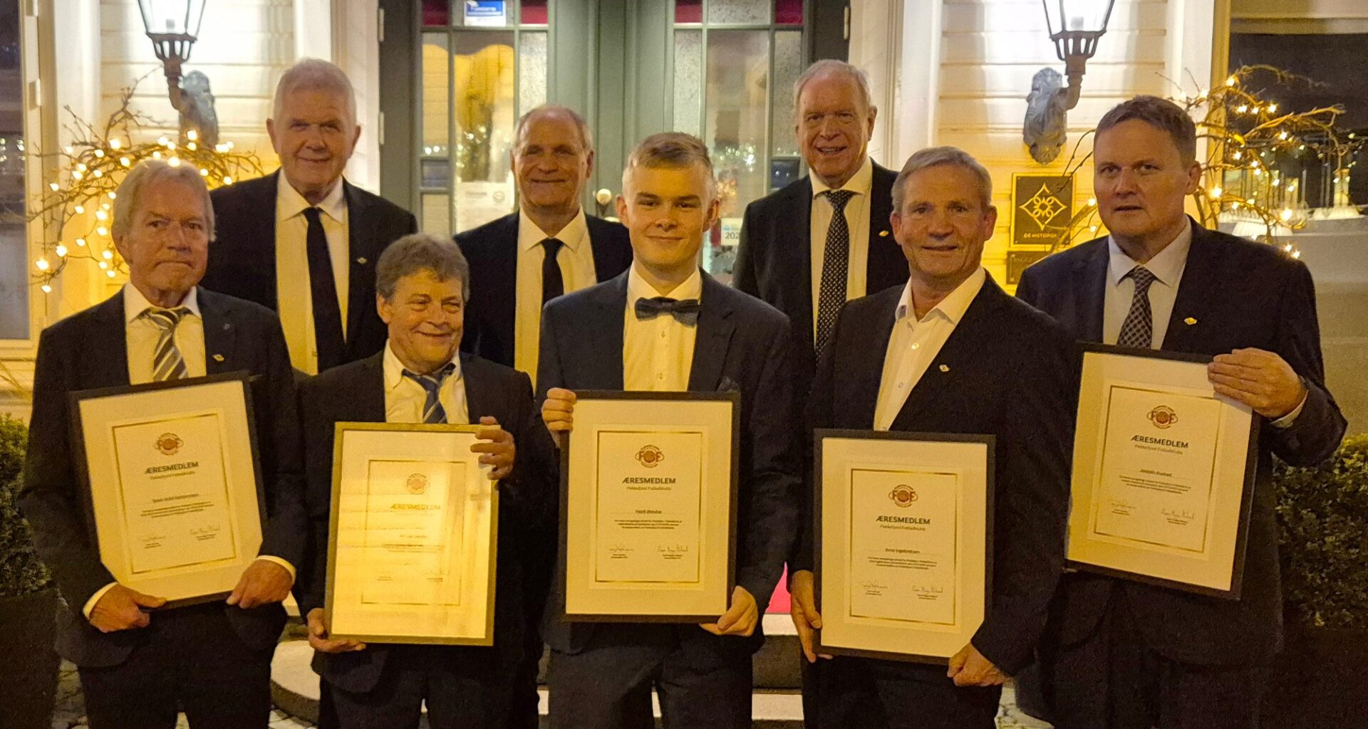 Sport, Fotball | Fem nye æresmedlemmer – 15 år etter forrige utnevnelse