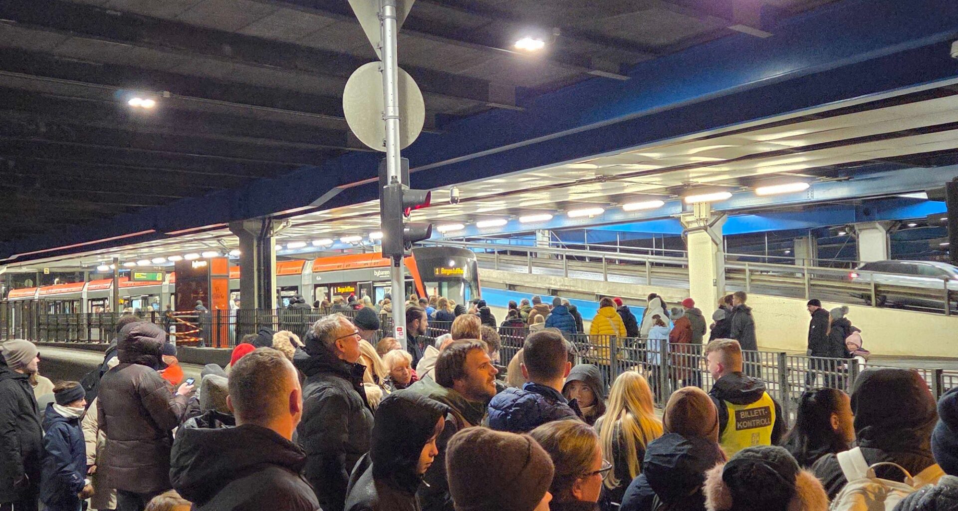 Nyheter, Lysfesten | Folkevandring ut av sentrum etter Lysfesten