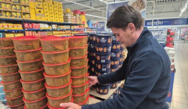 Priskrigen for alvor i gang: – Kundene kommer og spør om hvor akkurat de varene er - Østlendingen