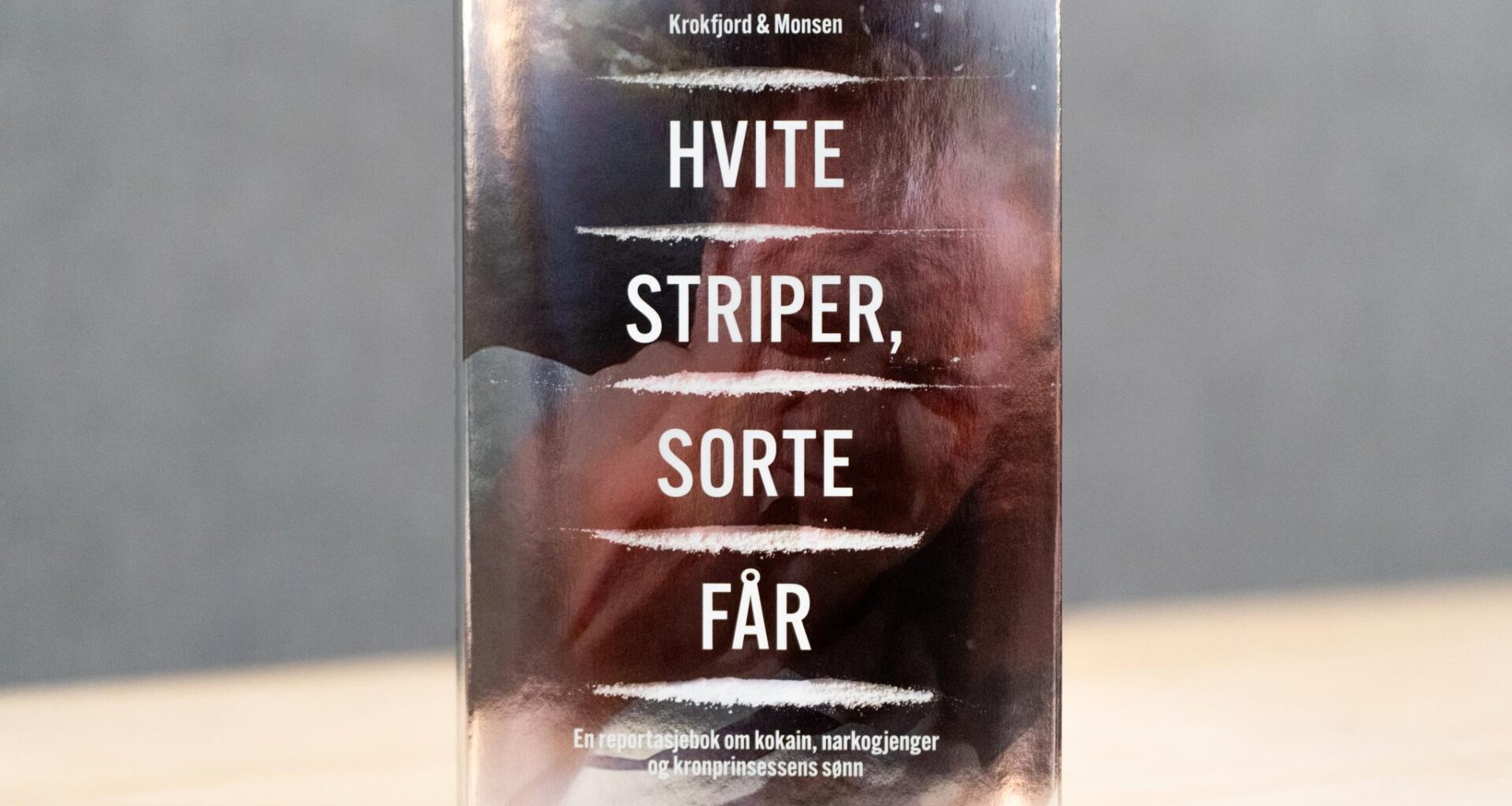 Den mye omtalte Høiby-boken er skrevet av nåværende og tidligere Dagbladet-journalister Torgeir Krokfjord og Øistein Monsen.