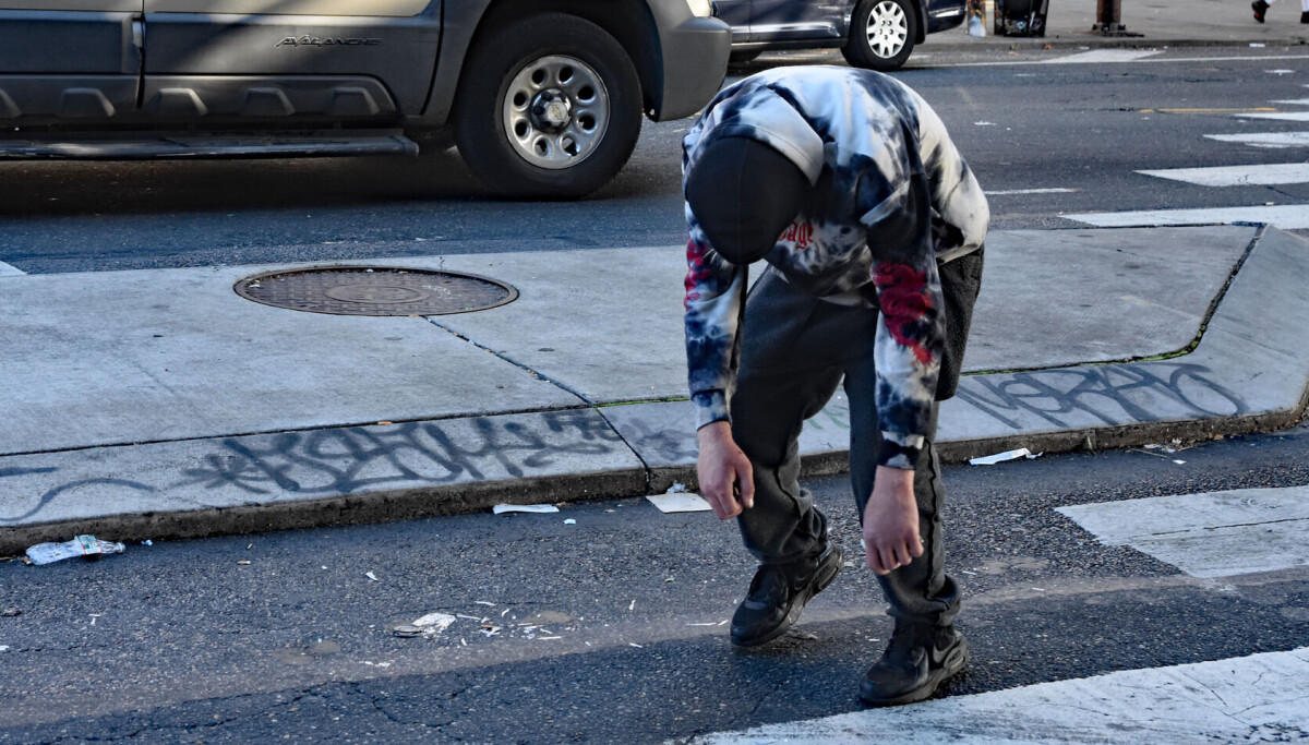 Mens folk i verden lever lenger, dør flere unge