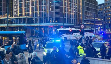 Jernbanetorget stengt etter hendelse