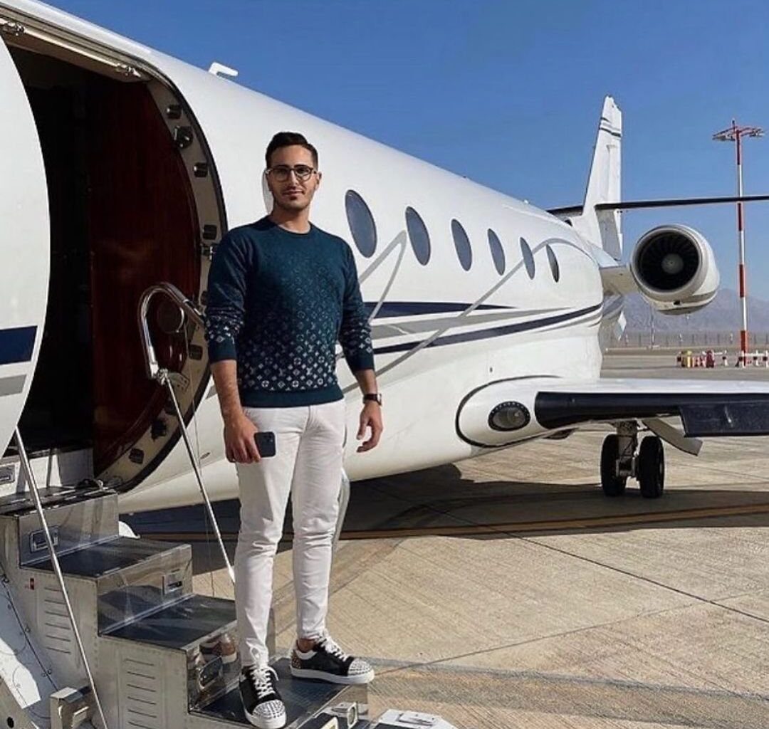 «Tindersvindleren» løslatt i Georgia - Nettavisen